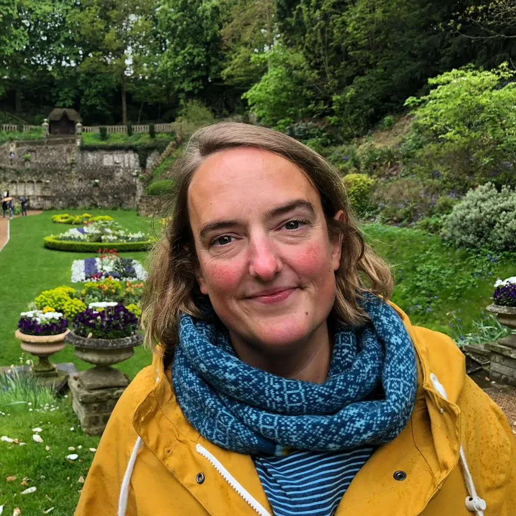 complementary-health-centre-dramatherapie-and-supervision-hcpc-badth-practitioner-helen-yates